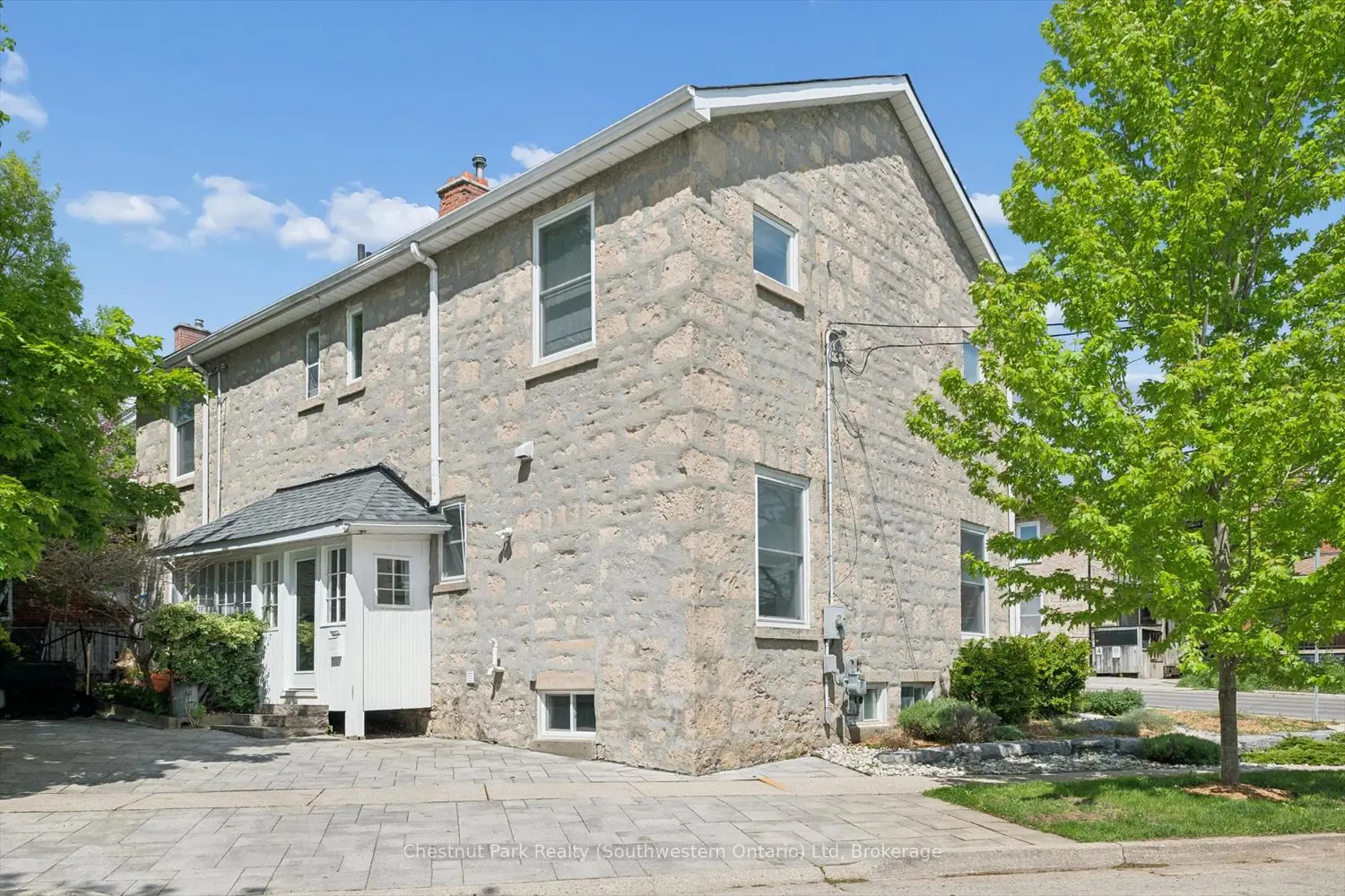 30 Eramosa Road photo 2