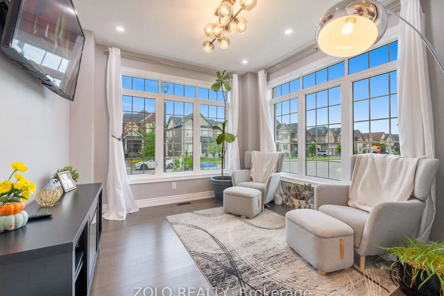 58 Highlands Boulevard photo 4
