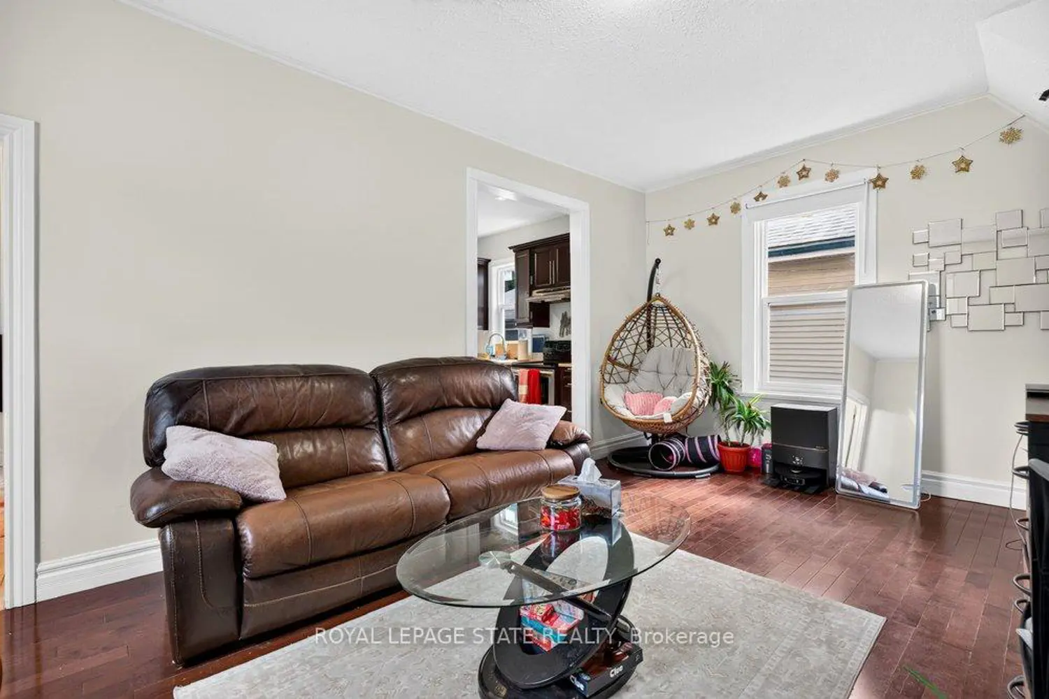221 Grand River Avenue photo 3