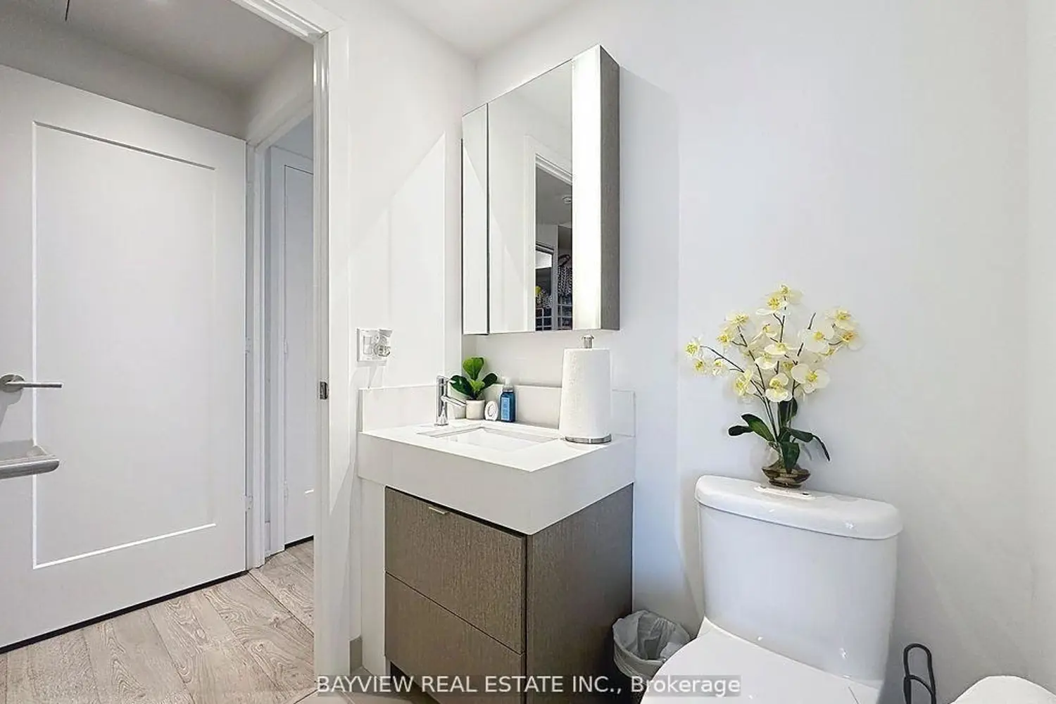 10 York Street 4110 photo 5