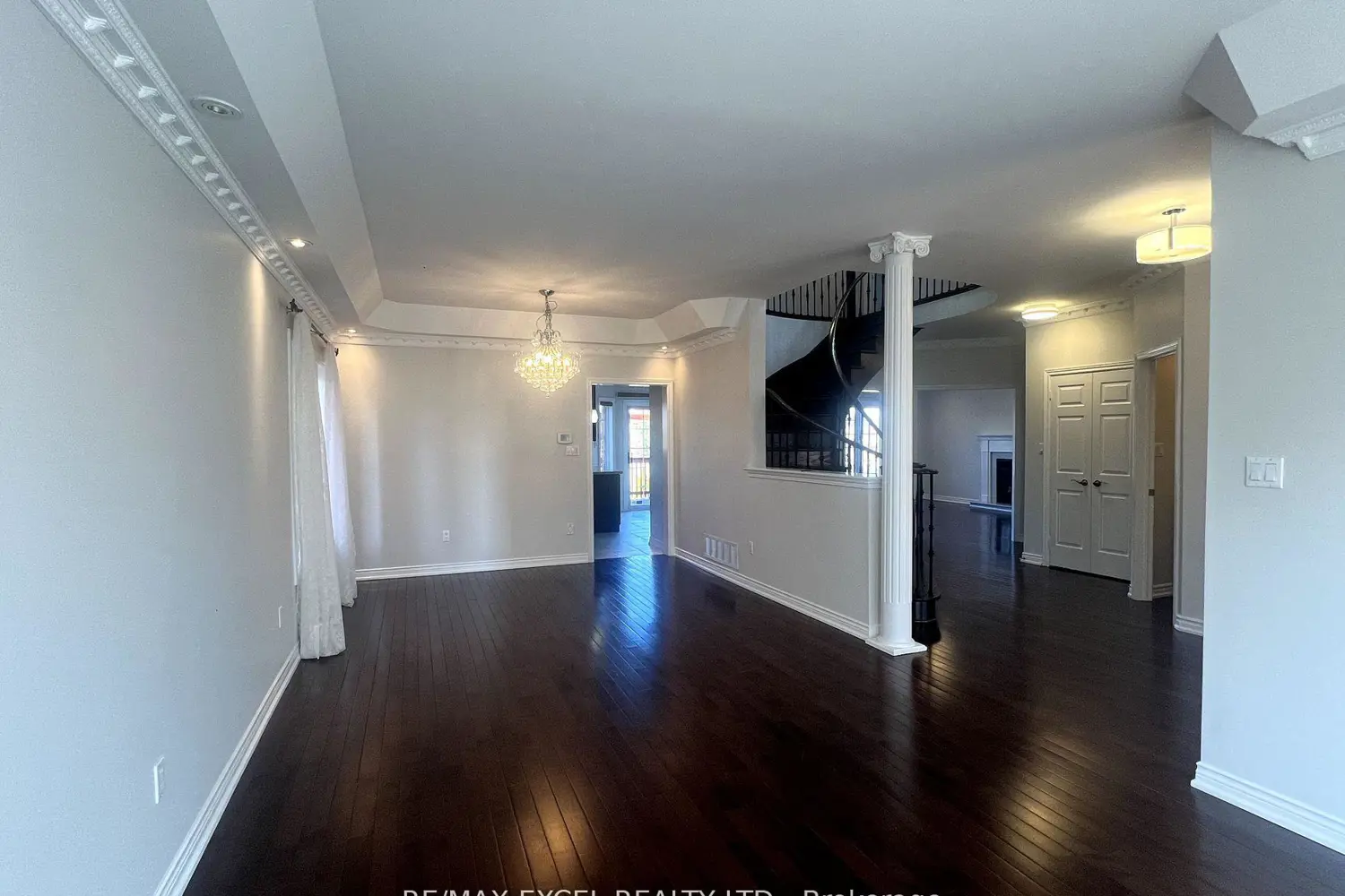 330 Calvert Road photo 3
