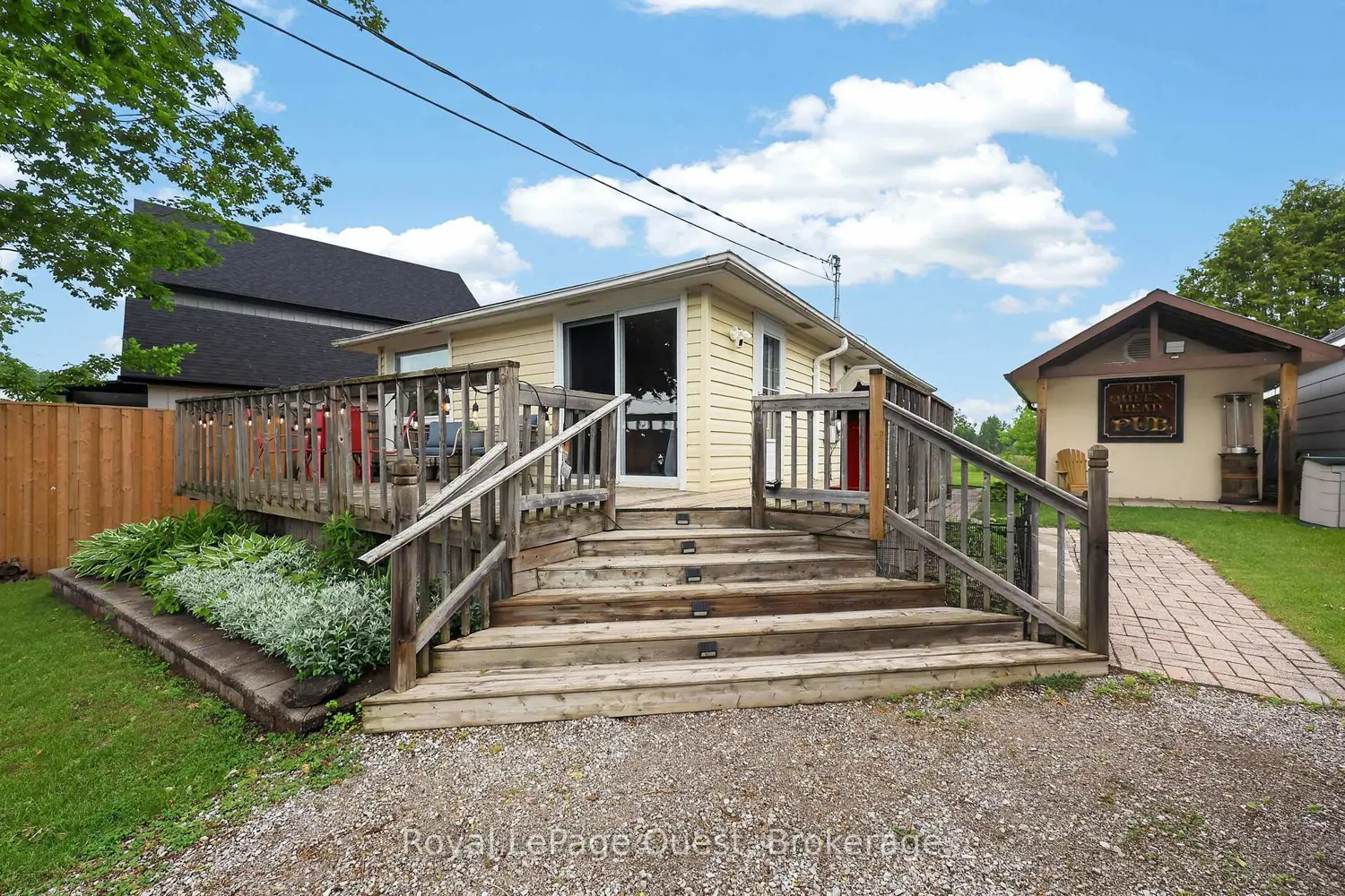 18 Goss Road photo 3