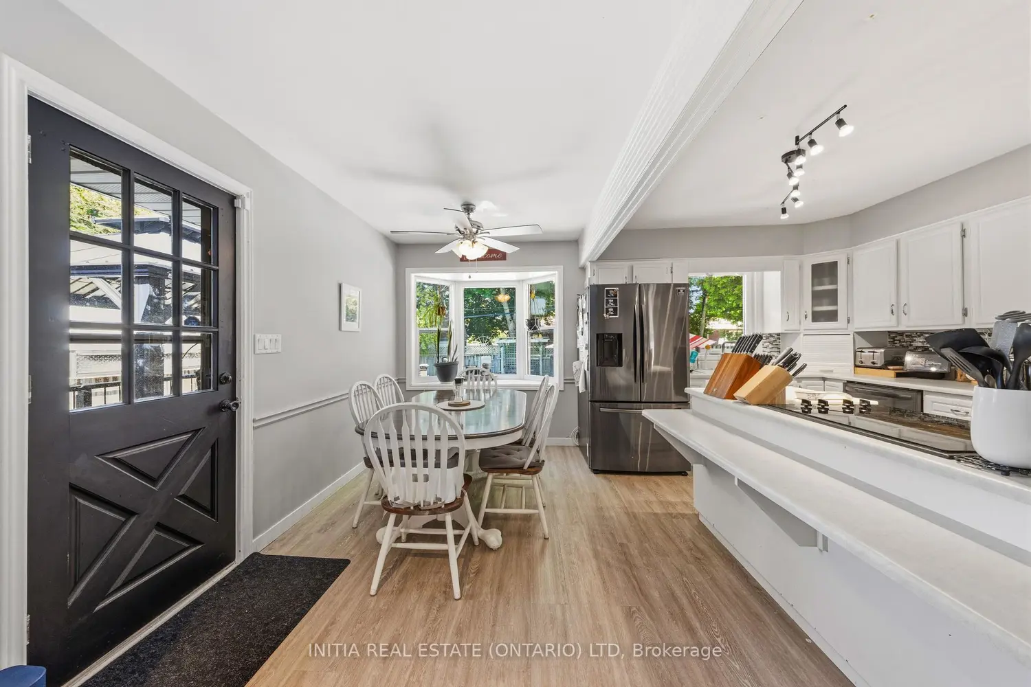 97 Grey Crescent photo 5