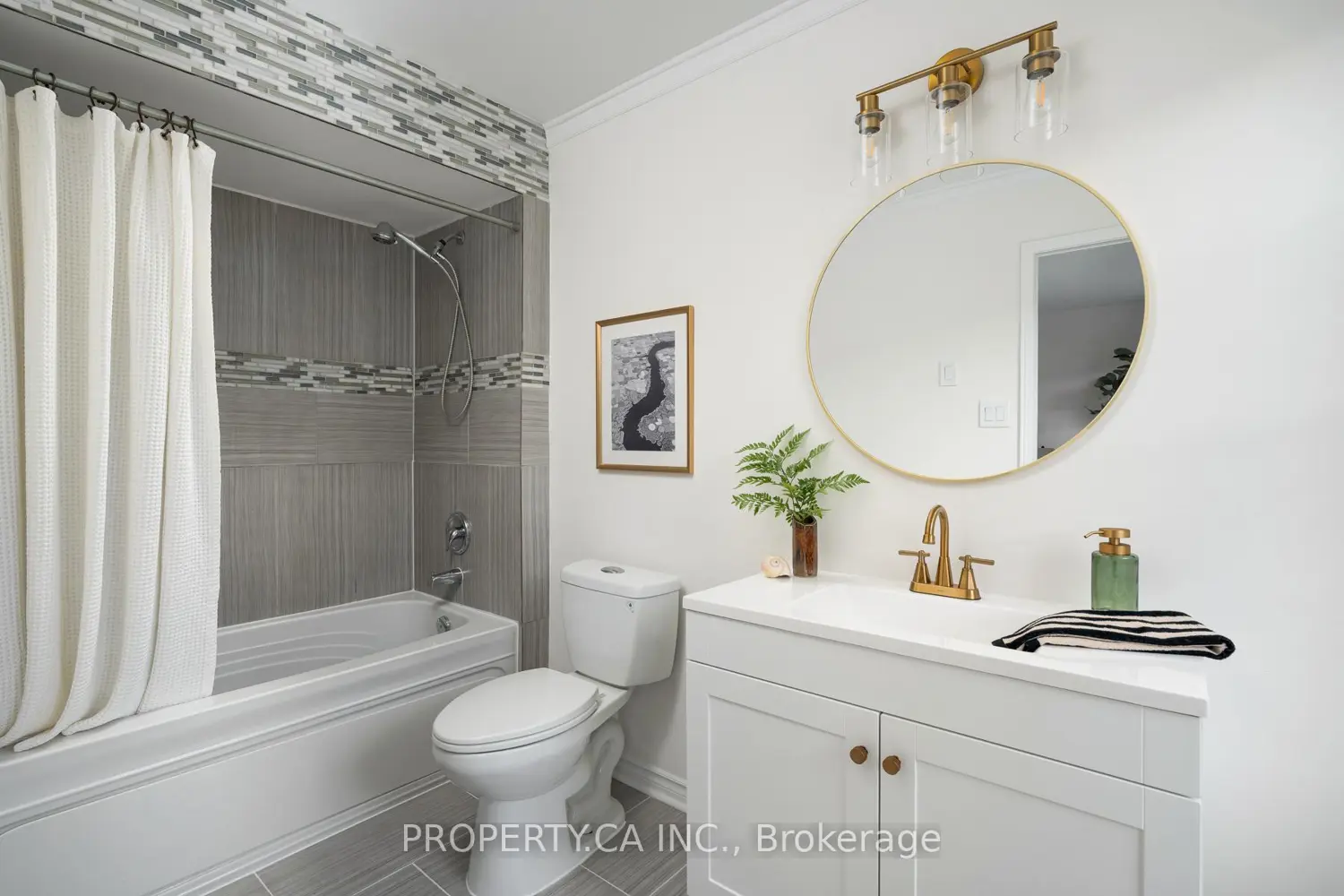 173 Littlewood Drive photo 4