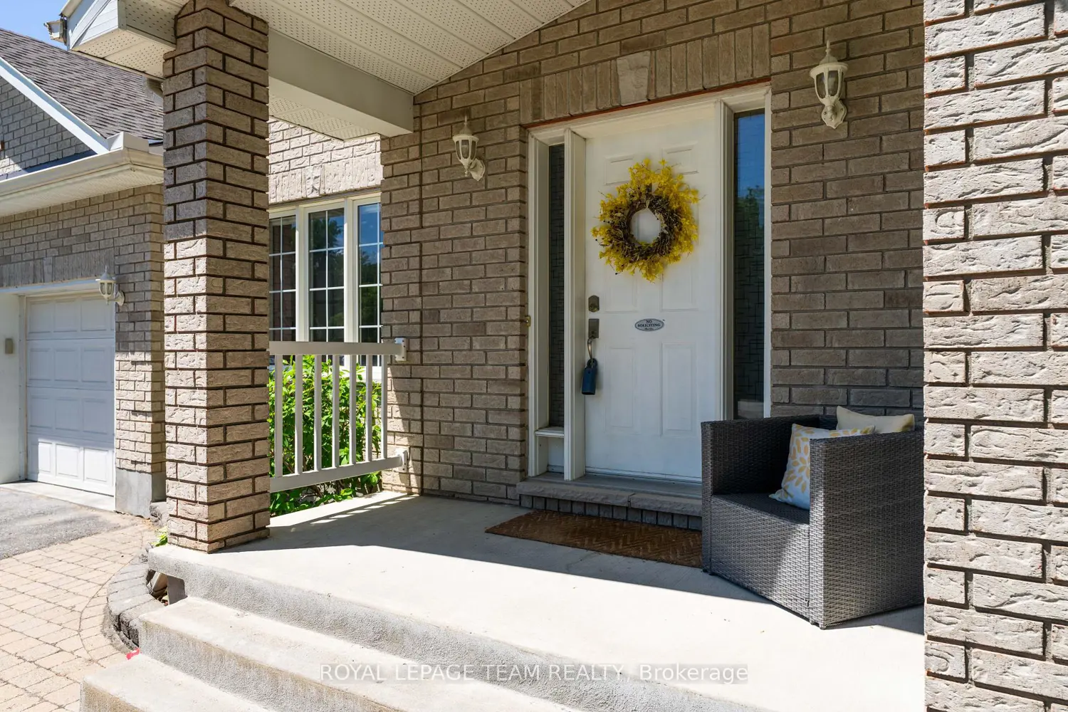 7067 Donwel Drive photo 2