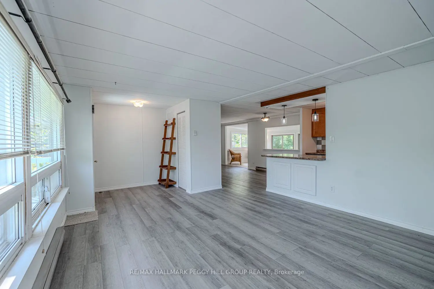 85 Hawthorne Drive photo 3