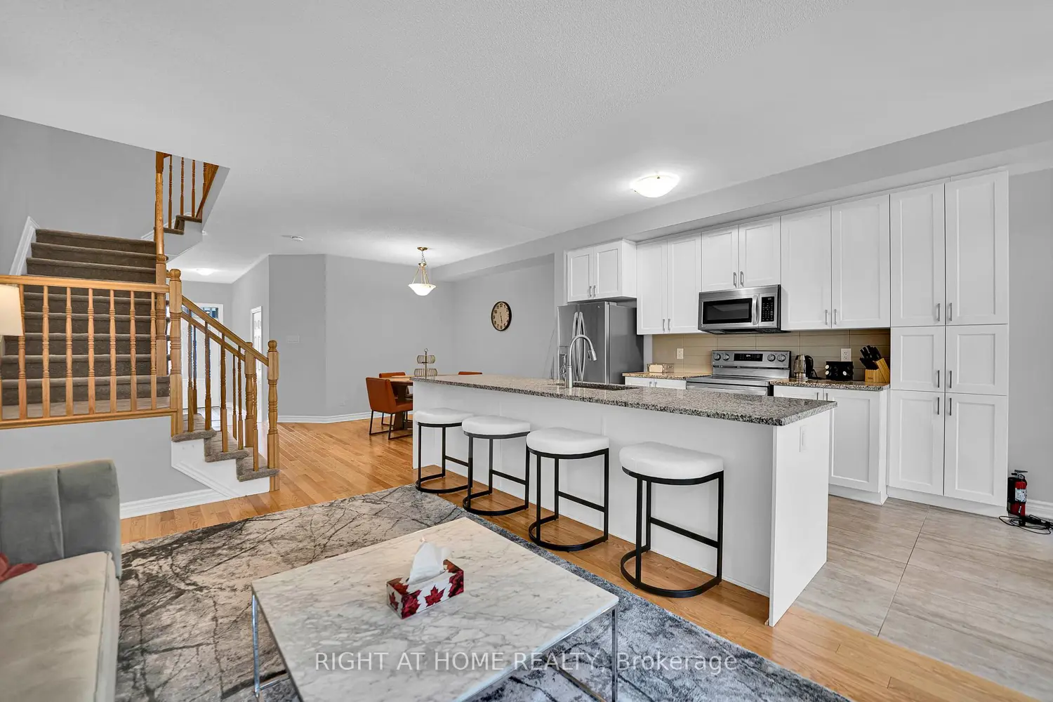 720 Dearborn photo 5