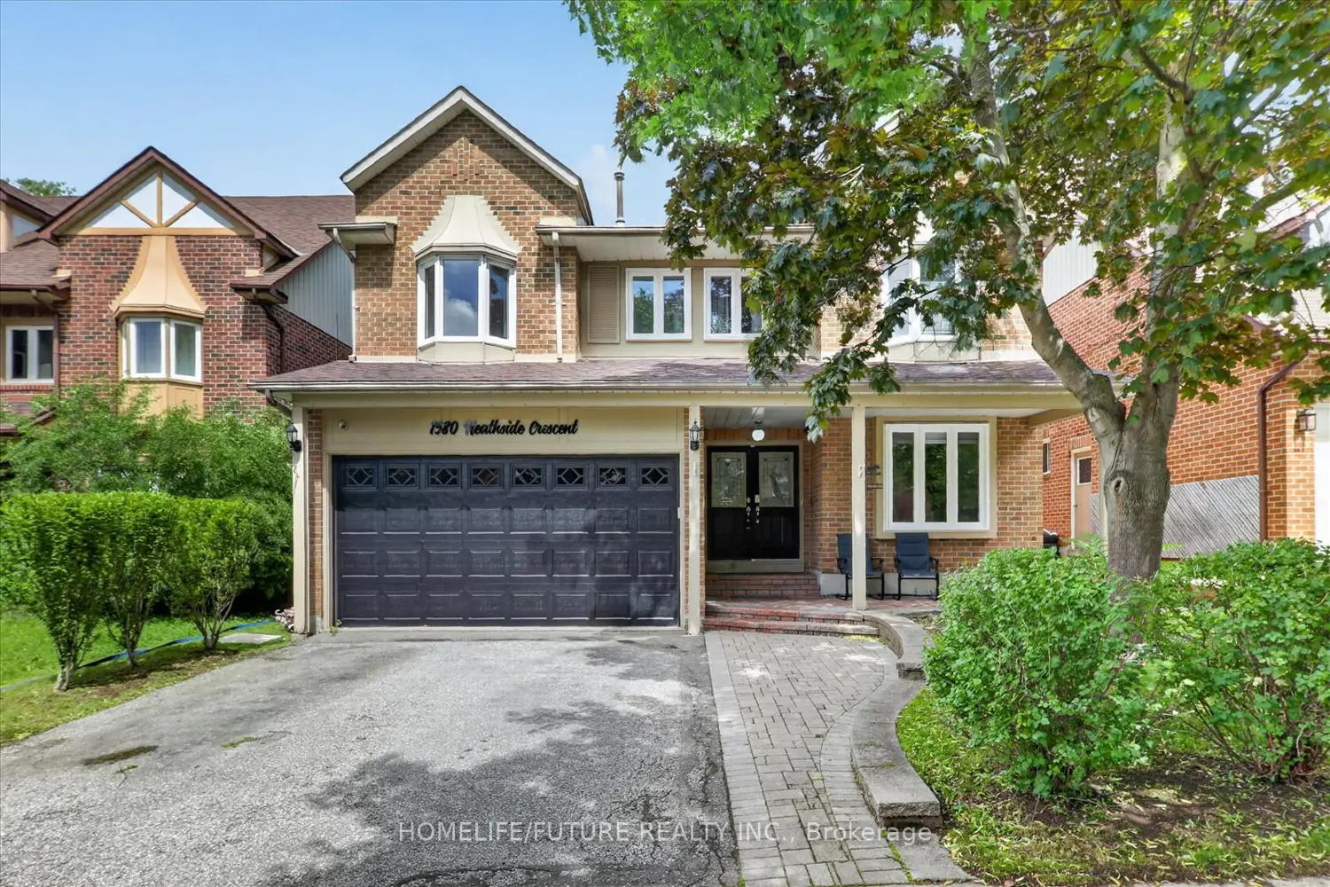 1580 Heathside Crescent