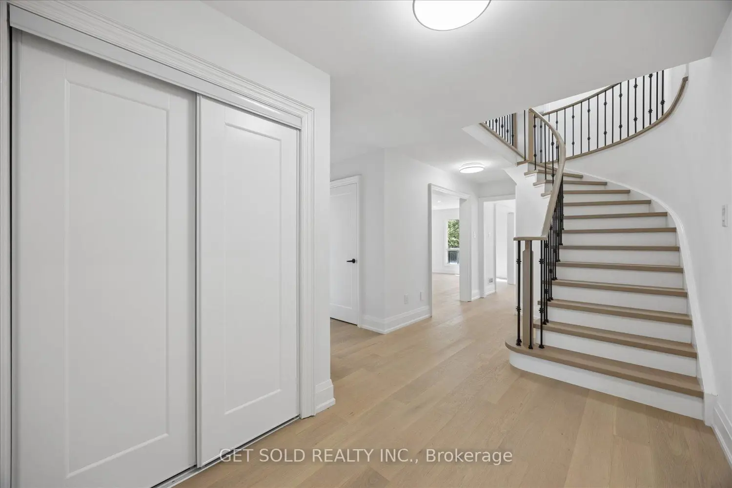 181 Brownridge Drive photo 4