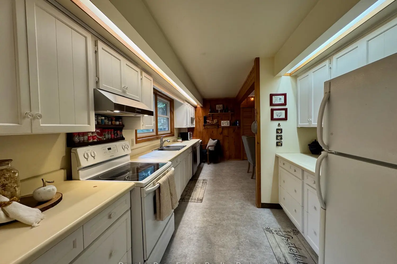 44 Whitefish Boulevard photo 4