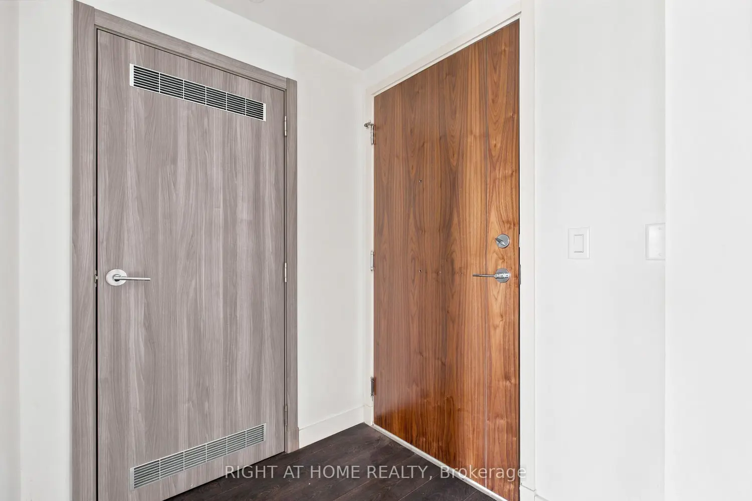 25 Mcmahon Drive 2107 photo 4
