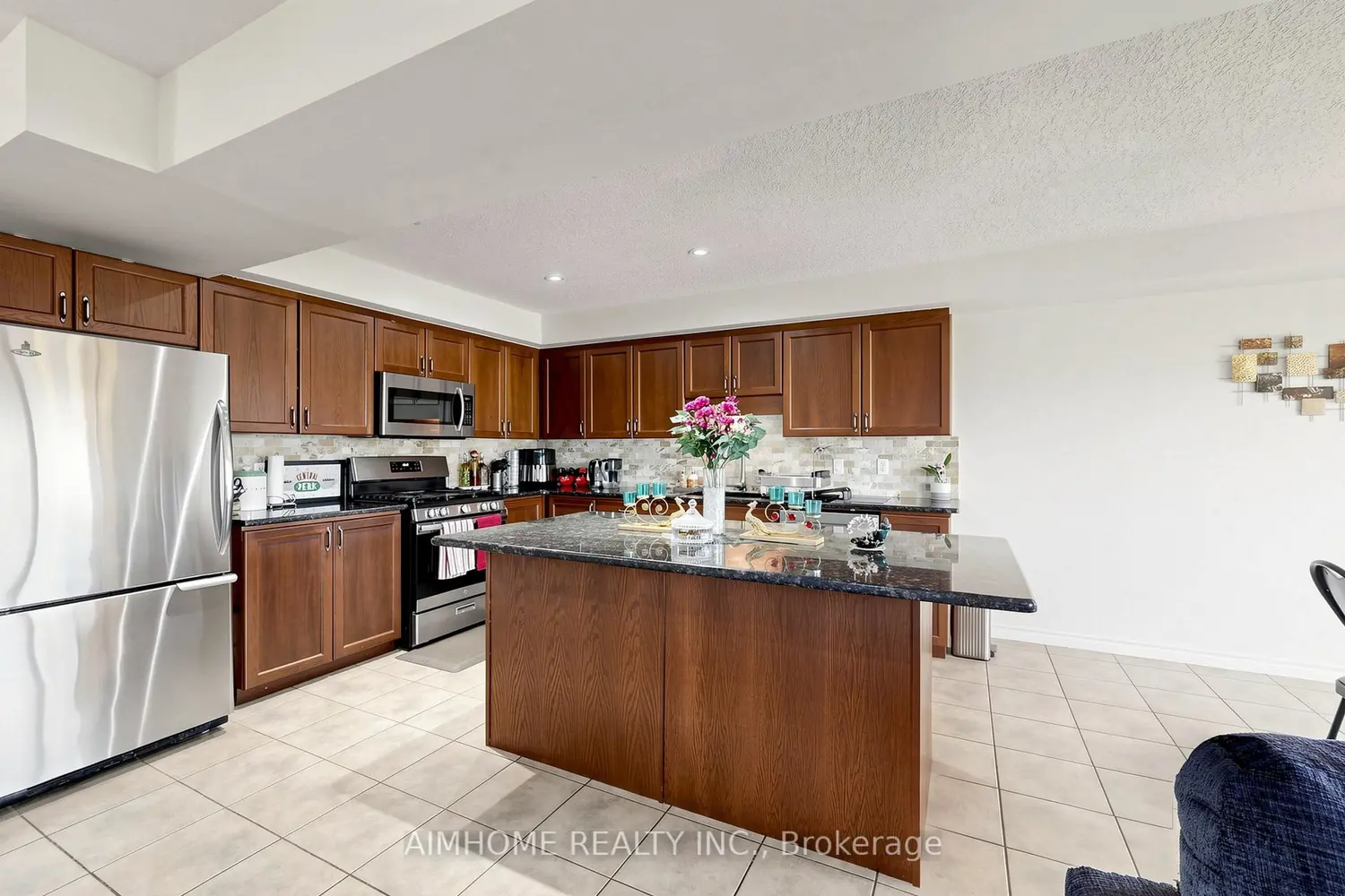 205 Huck Crescent photo 3