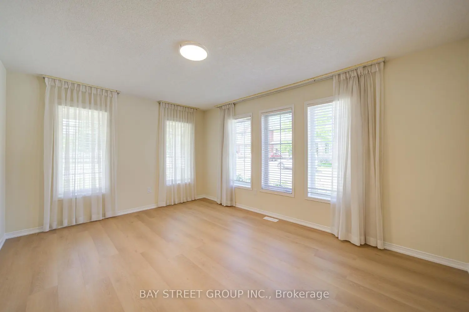 50 Greenbank Drive photo 4