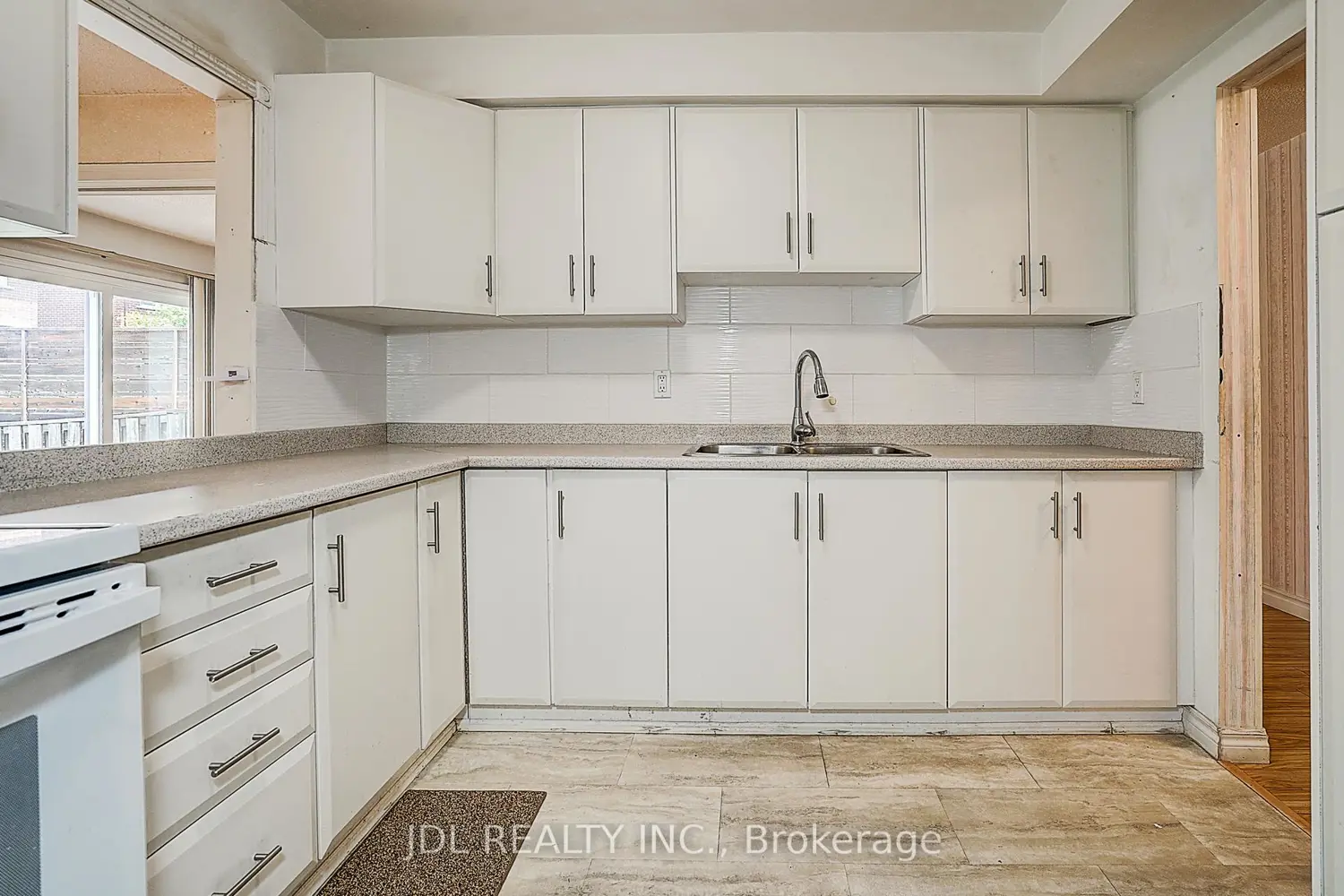 54 Providence Crescent photo 4