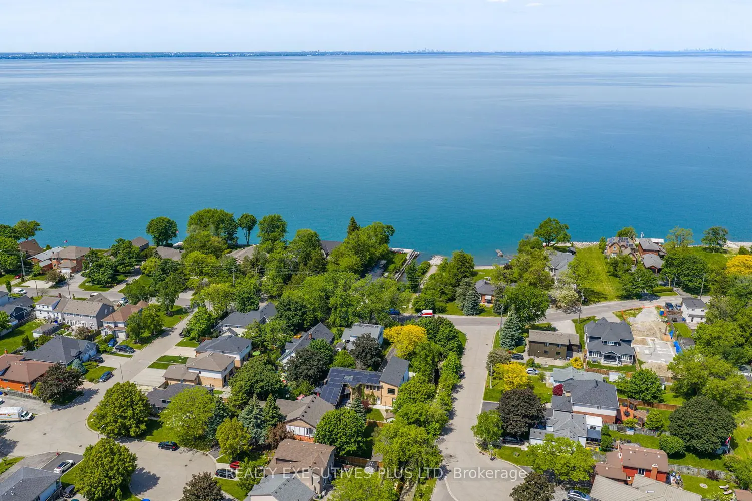 36 Lakeview Drive photo 3