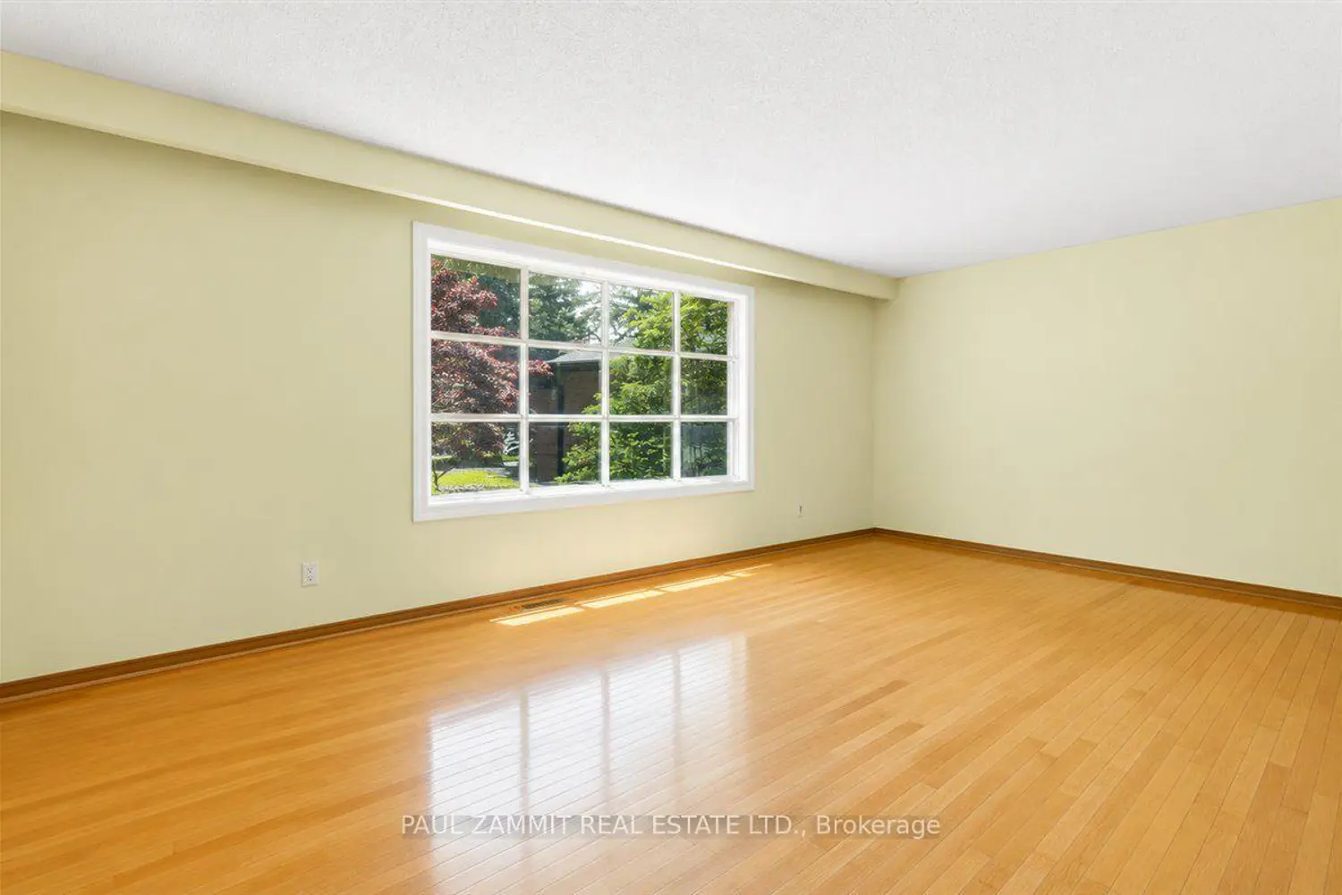 56 Coral Harbour Crescent photo 2