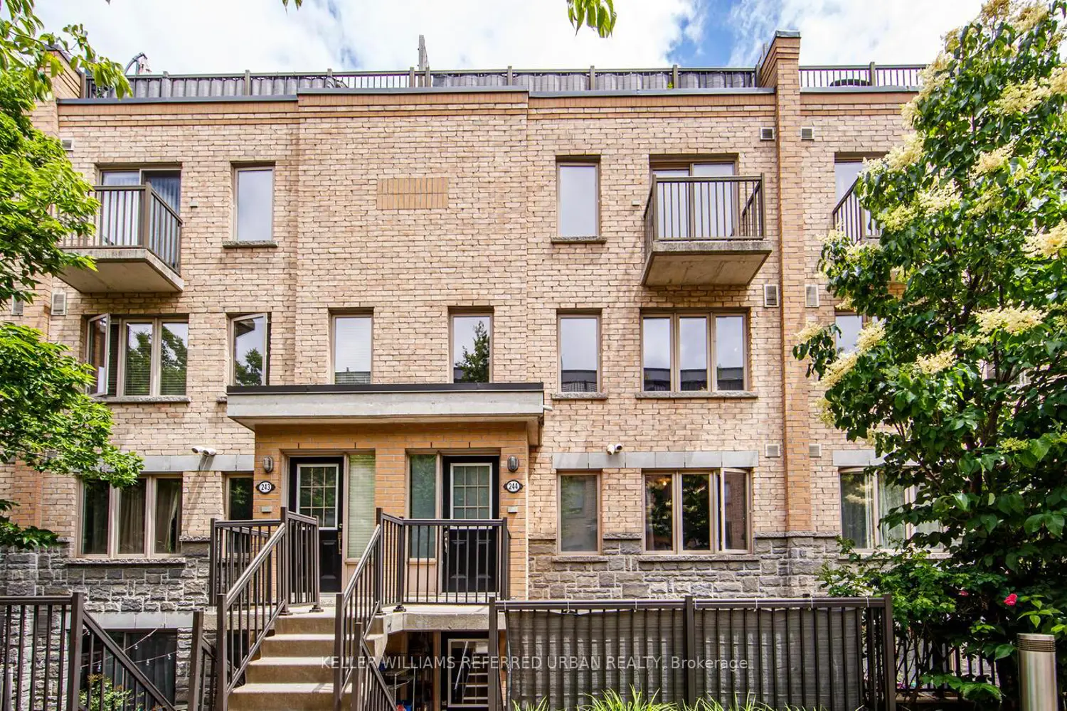12 Foundry Avenue 244
