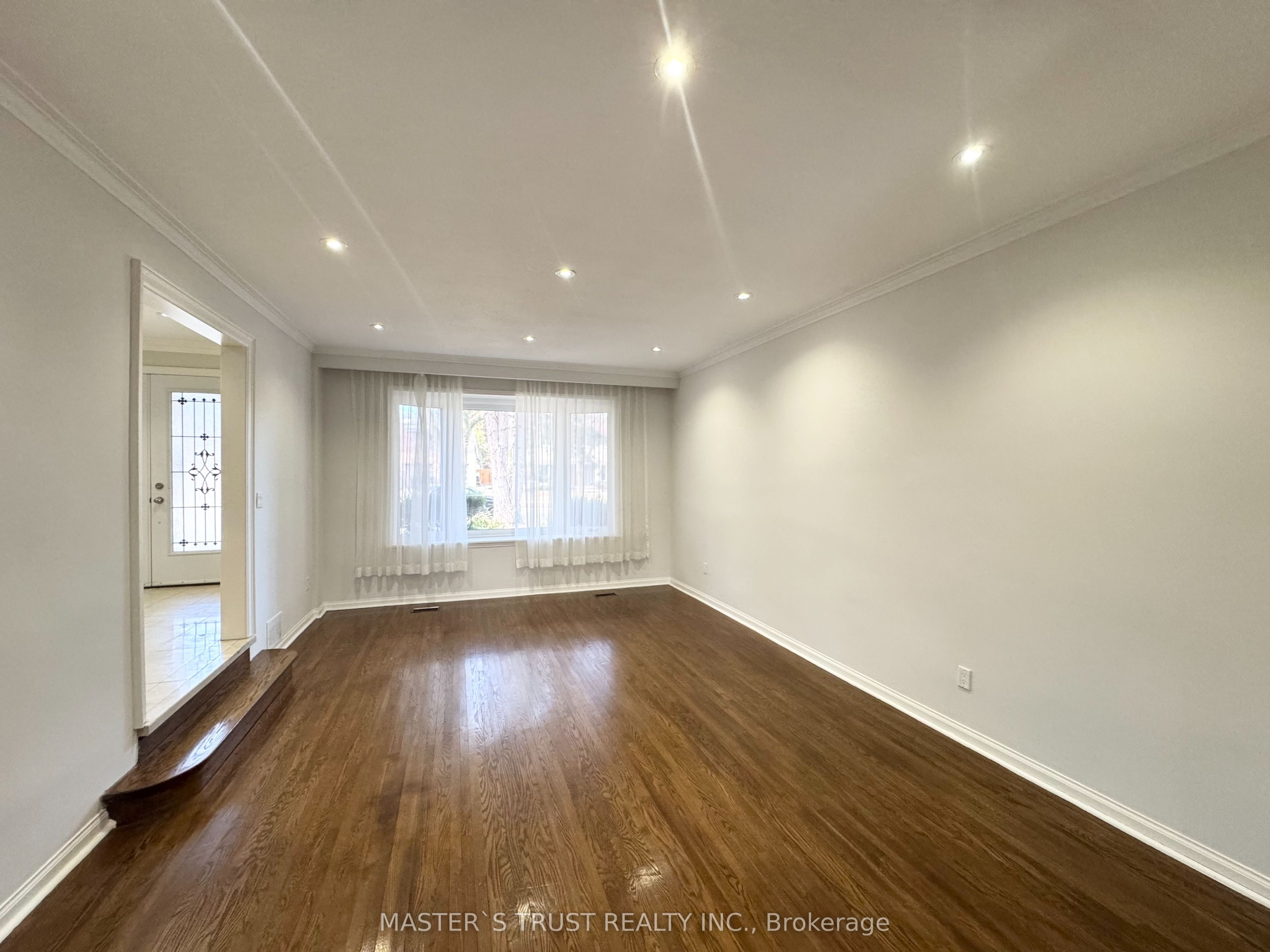 25 Cheval Drive, Toronto, ON, M3B 1R5 photo 3