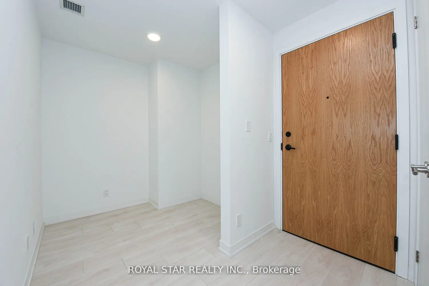 7950 Bathurst Street 1207