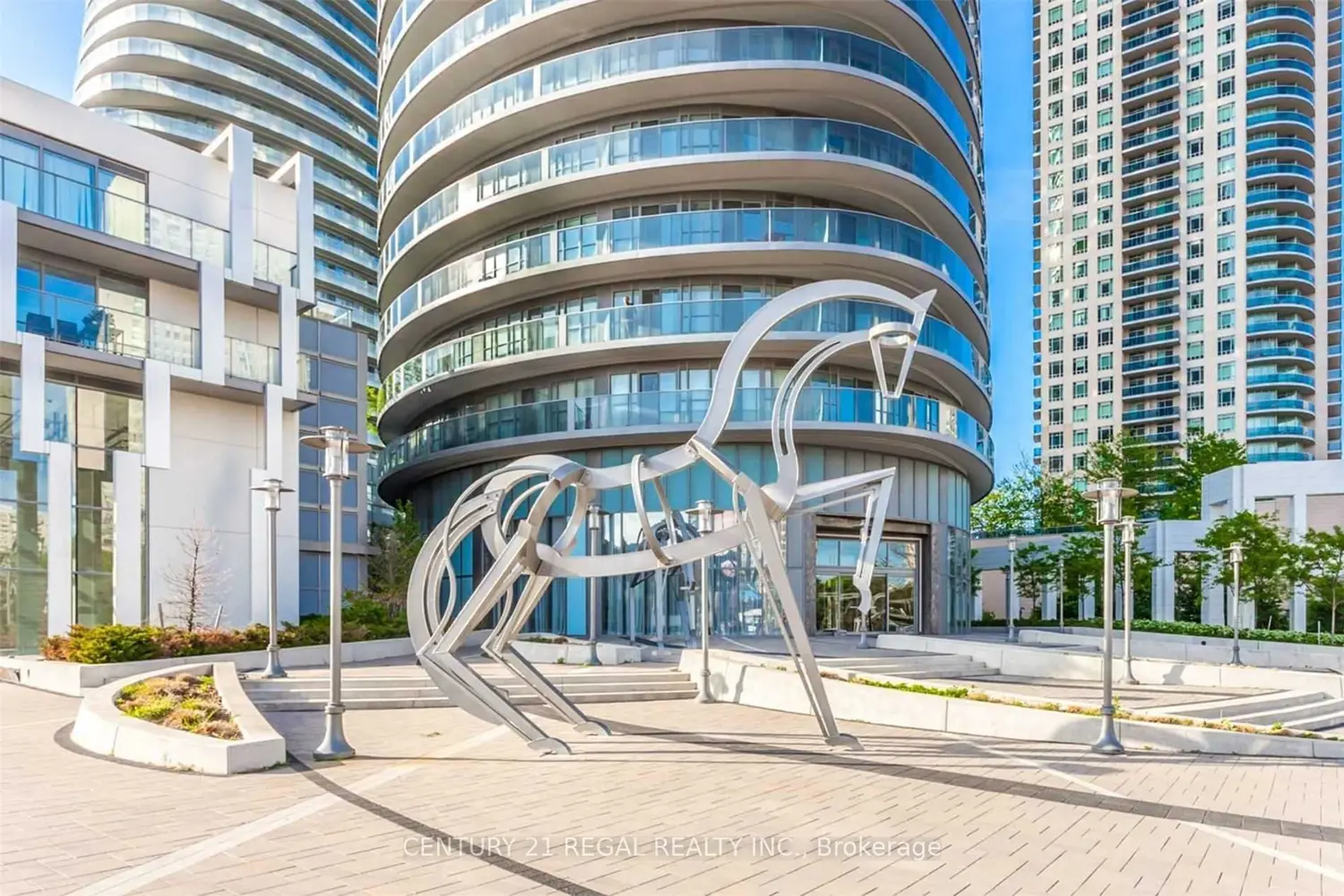50 Absolute Avenue 3101 photo 2
