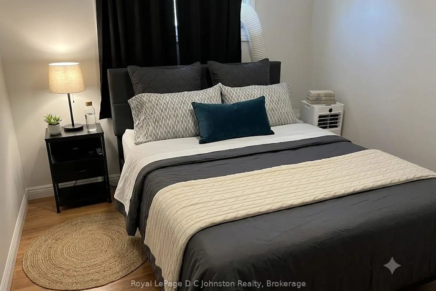 229 Adelaide Street 209 photo 5