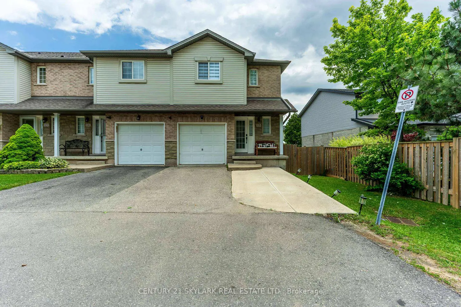 1385 Upper Wentworth Street 15