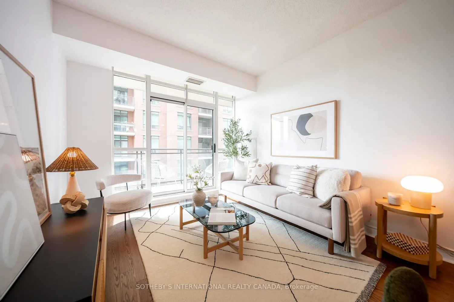 319 Merton Street 809 photo 4