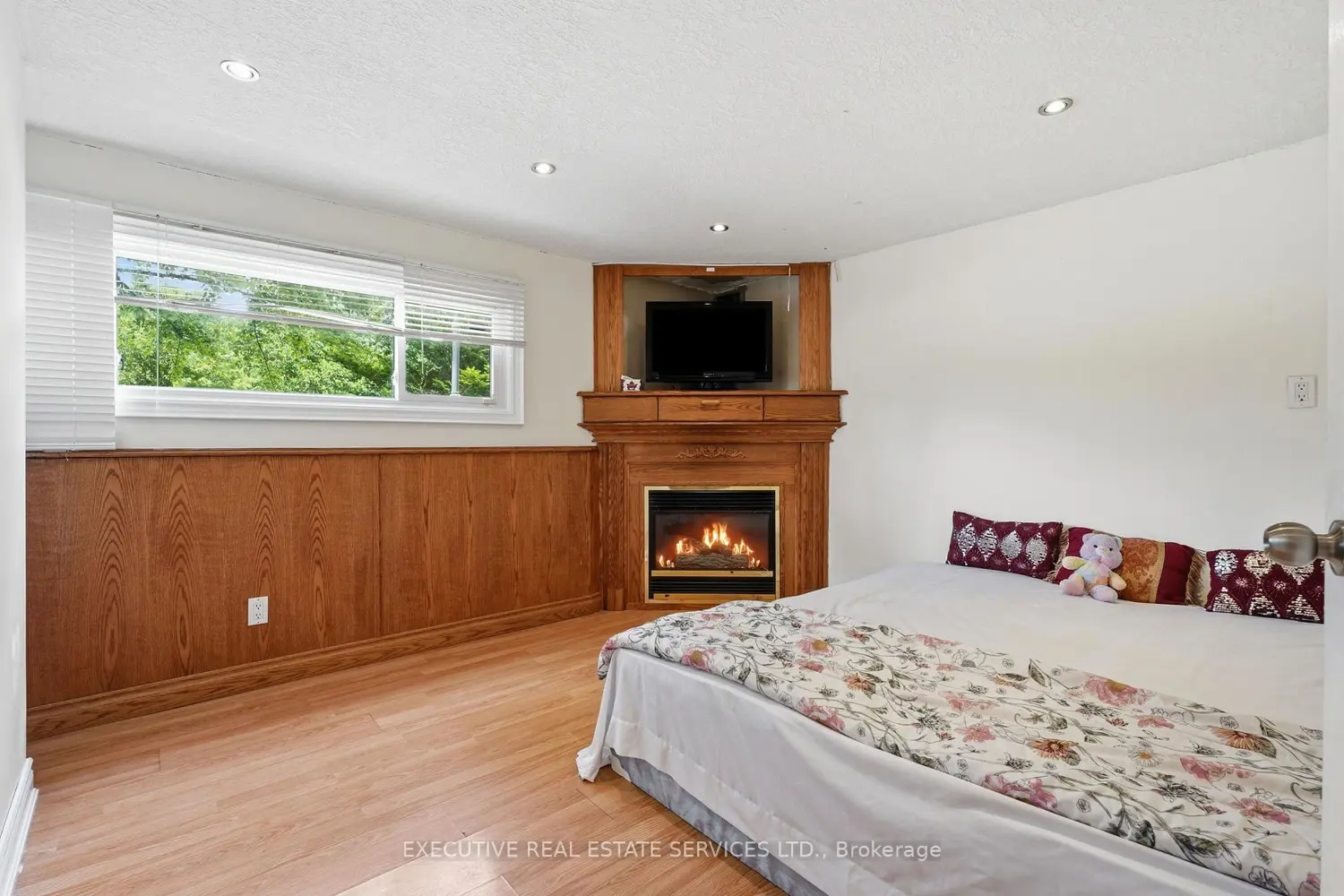 207 Christopher Drive photo 4