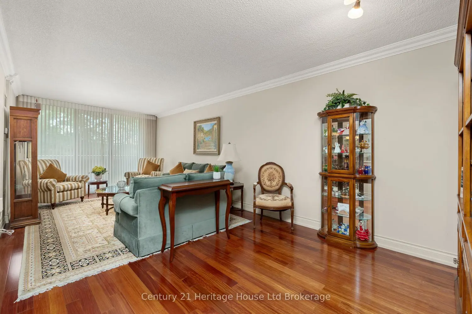 820 Burnhamthorpe Road 409 photo 2