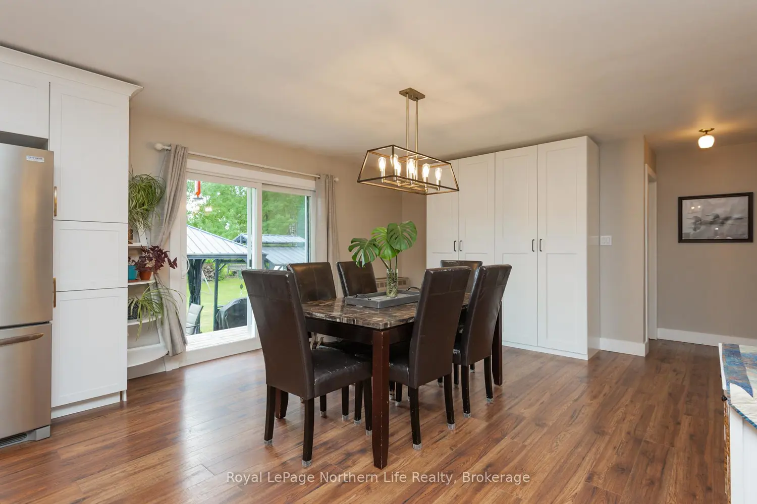 989 Pioneer Road photo 3