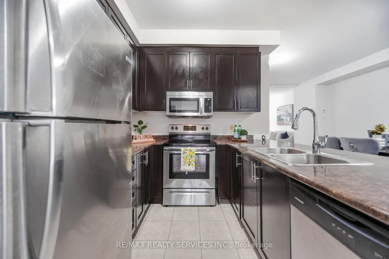 264 Inspire Boulevard photo 3