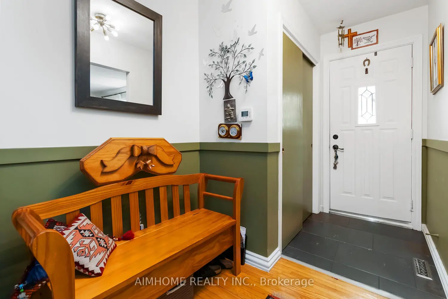 1031 Marley Crescent photo 4