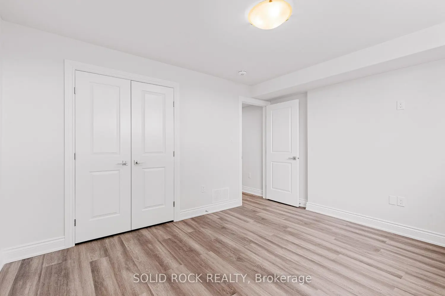 30 Lakeview Drive photo 4
