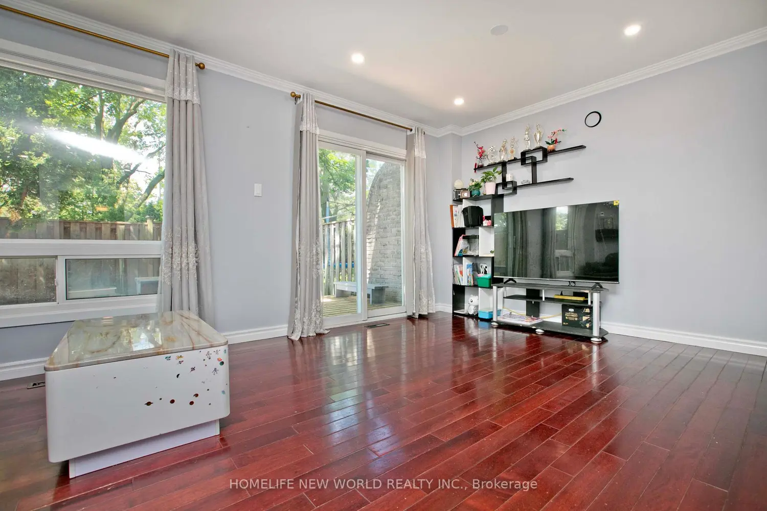 1180 Sandhurst Circle 7