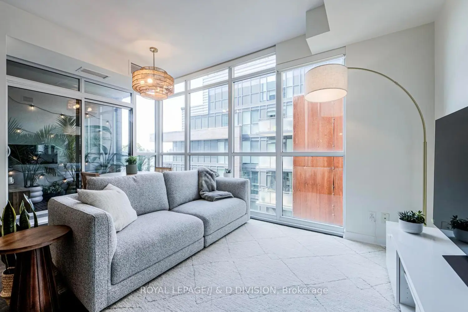 36 Howard Park Avenue 503 photo 5
