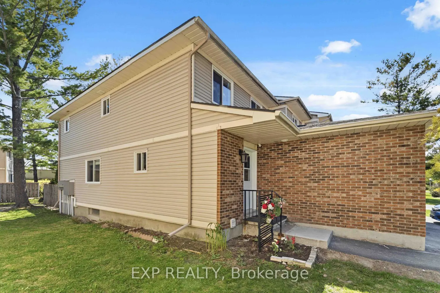 146 Valley Stream Drive D photo 2