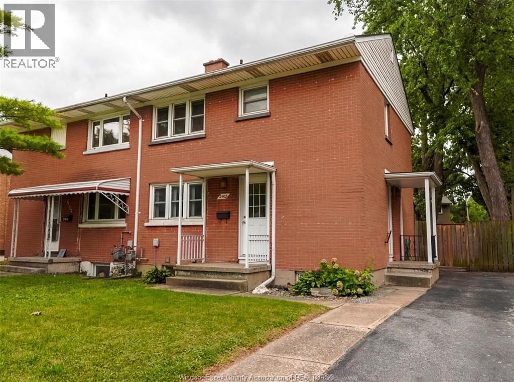 2163 College Avenue, Windsor, ON, N8B1M6