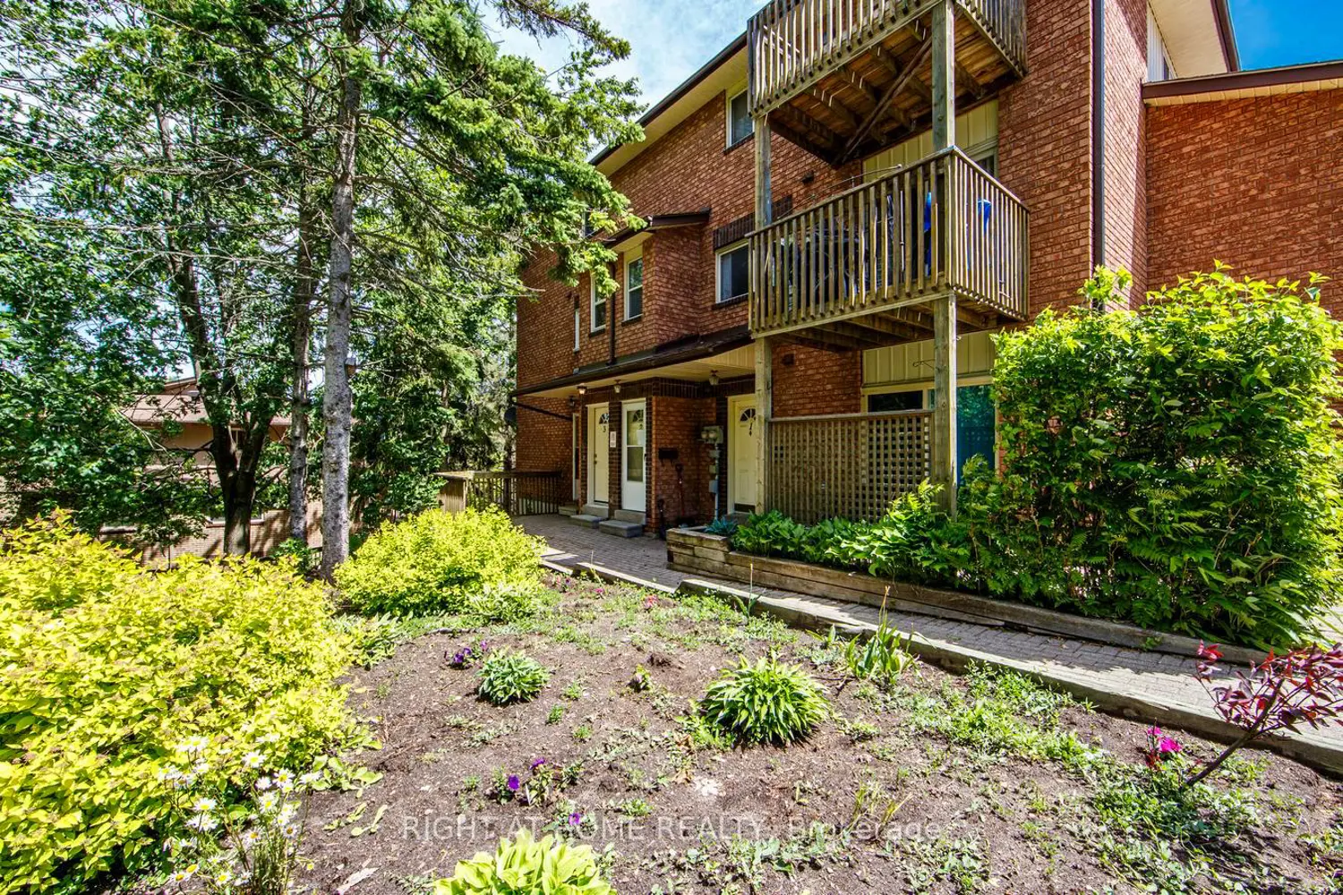 23 Meadow Lane 3 photo 2