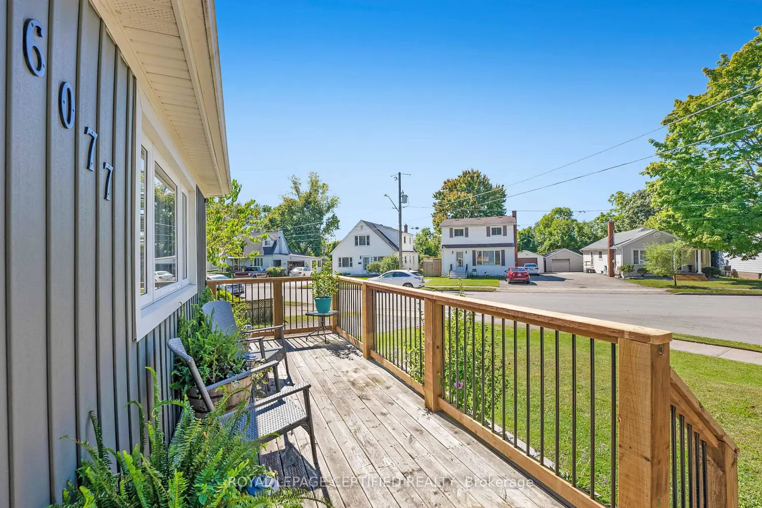 6077 Collins Drive photo 4