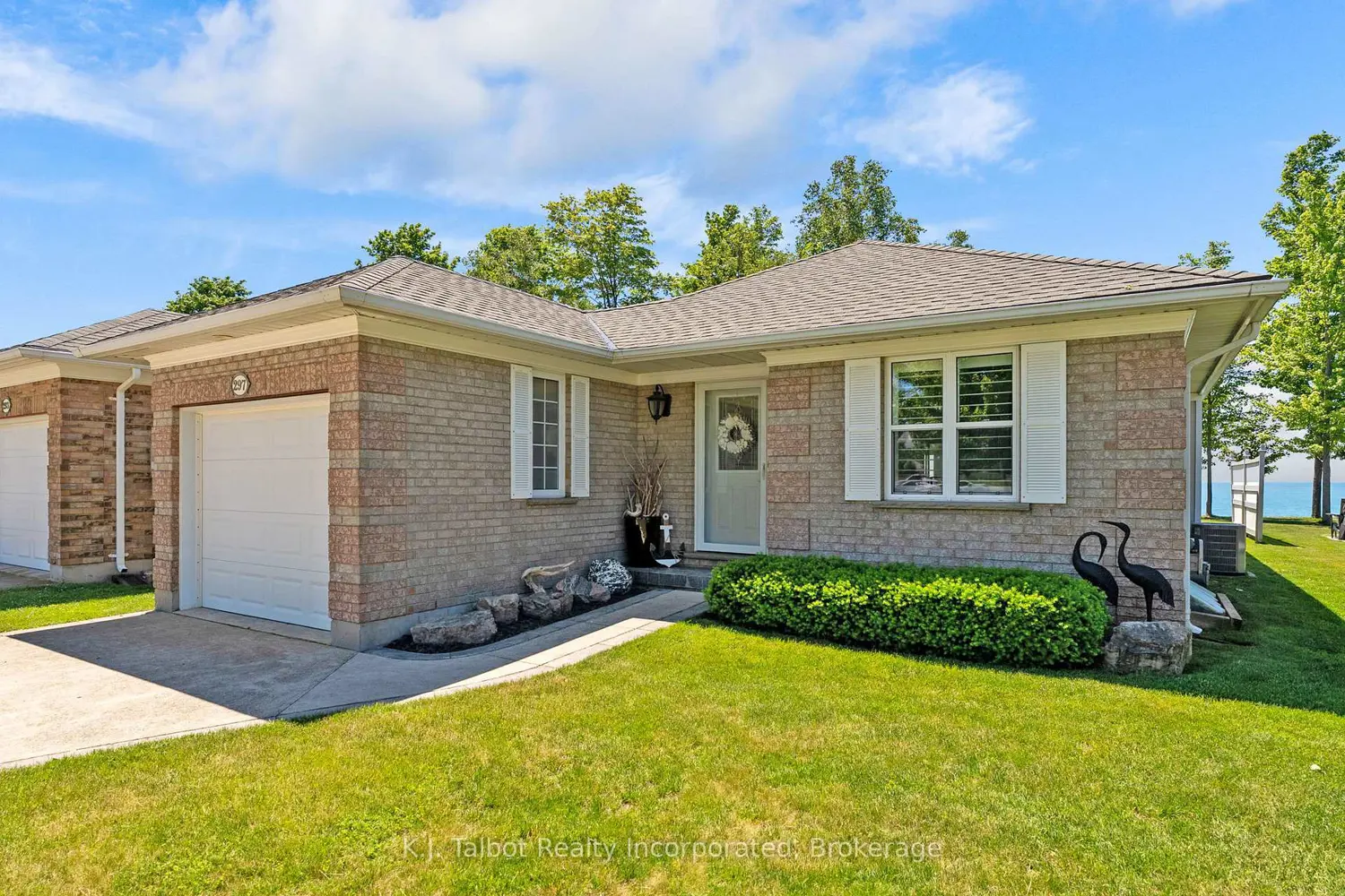 297 Bethune Crescent