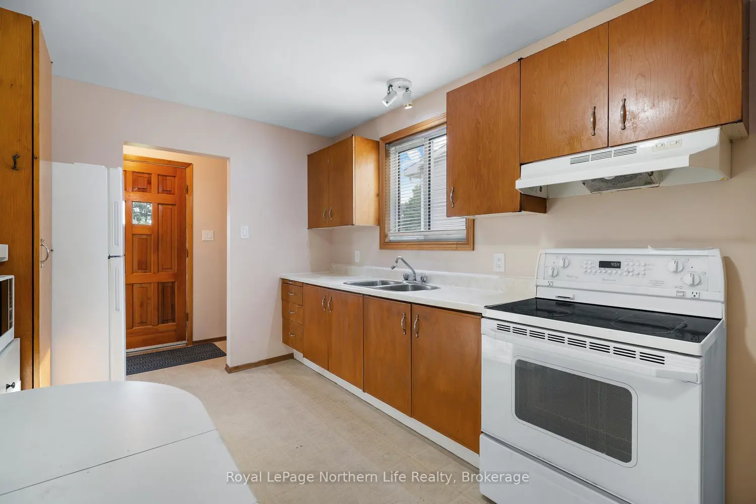 212 Michener Drive photo 3