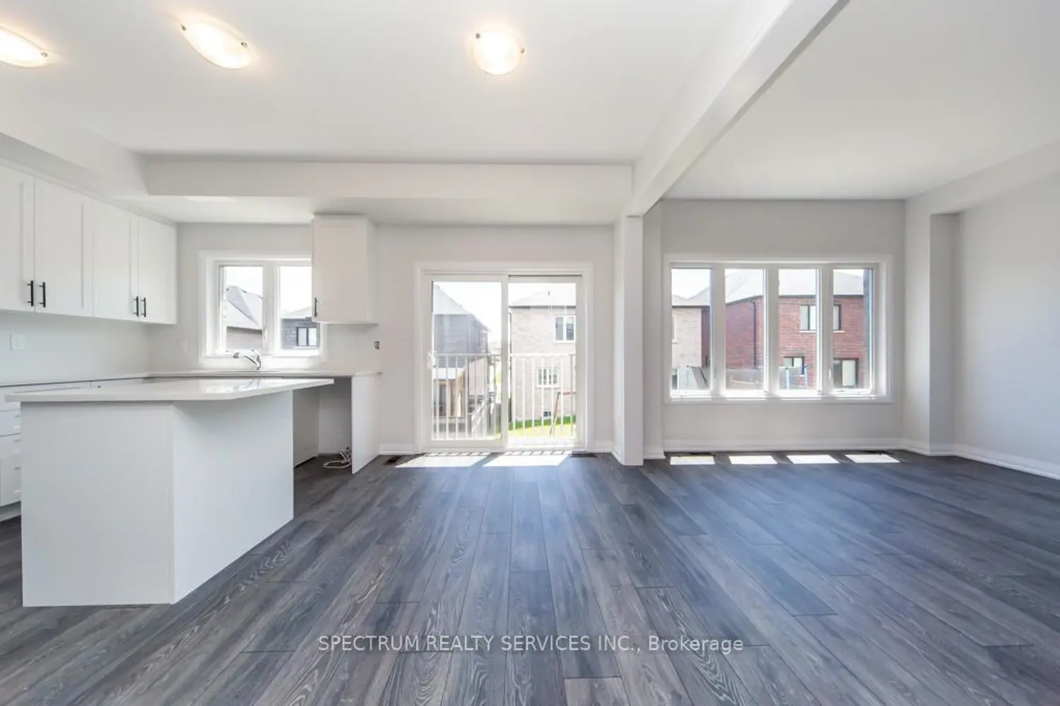 1409 Stovell Crescent photo 5
