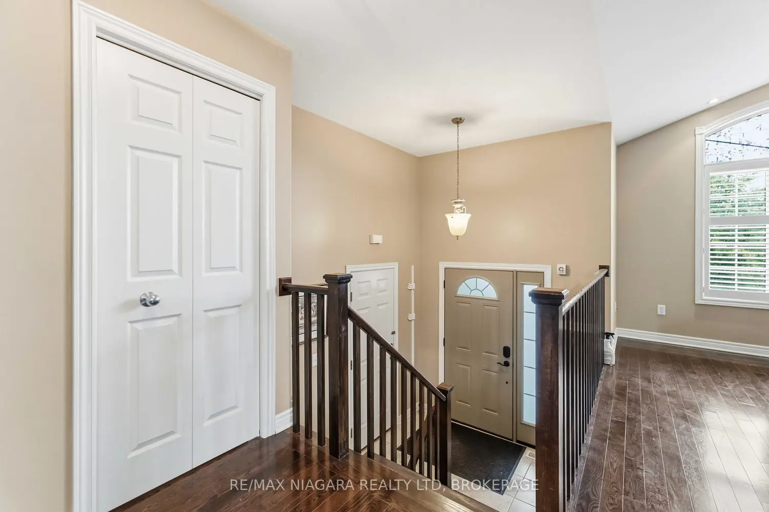 8340 Racey Avenue photo 2