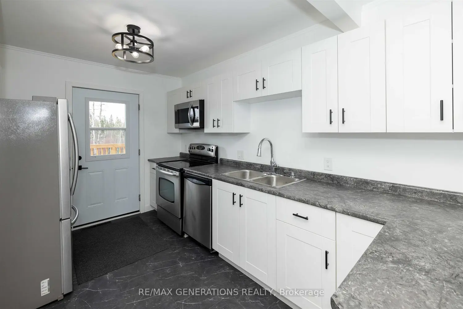 4330 Highway 11/17 photo 5