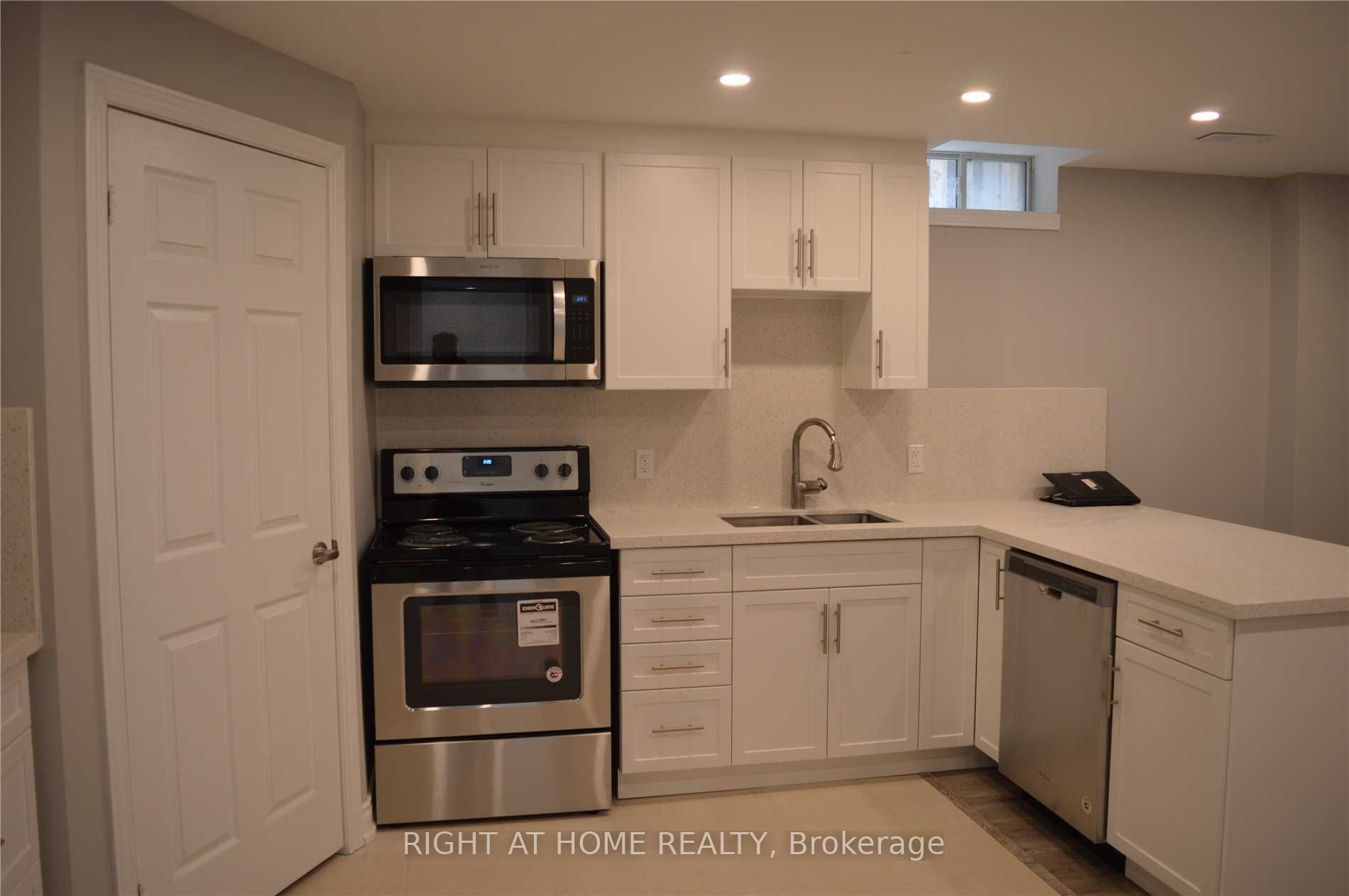 Basement-5332 Floral Hill Crescent, Mississauga, ON, L5V 1V2