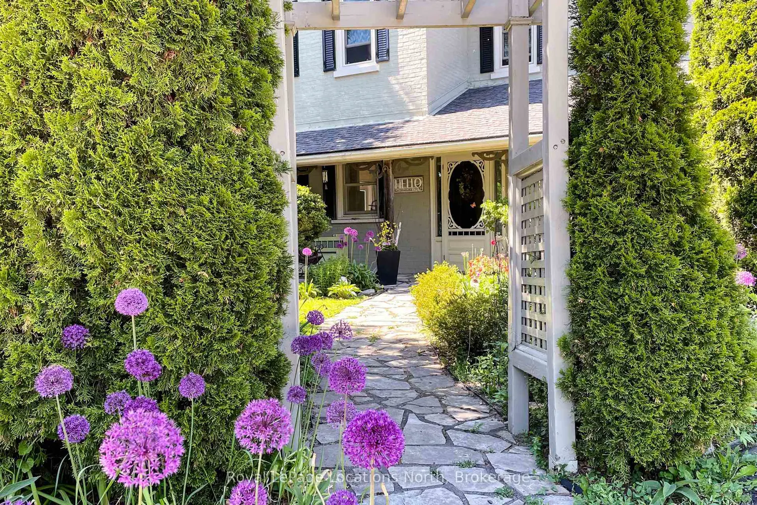 44 Parkview Avenue photo 2