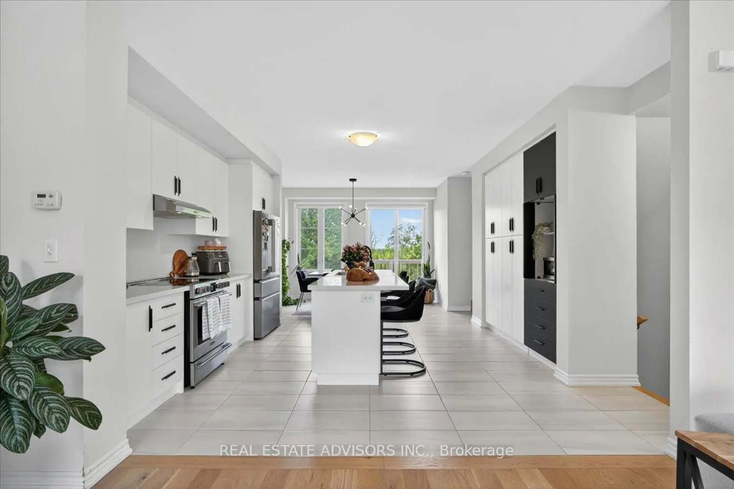 95 Halliford Place photo 4