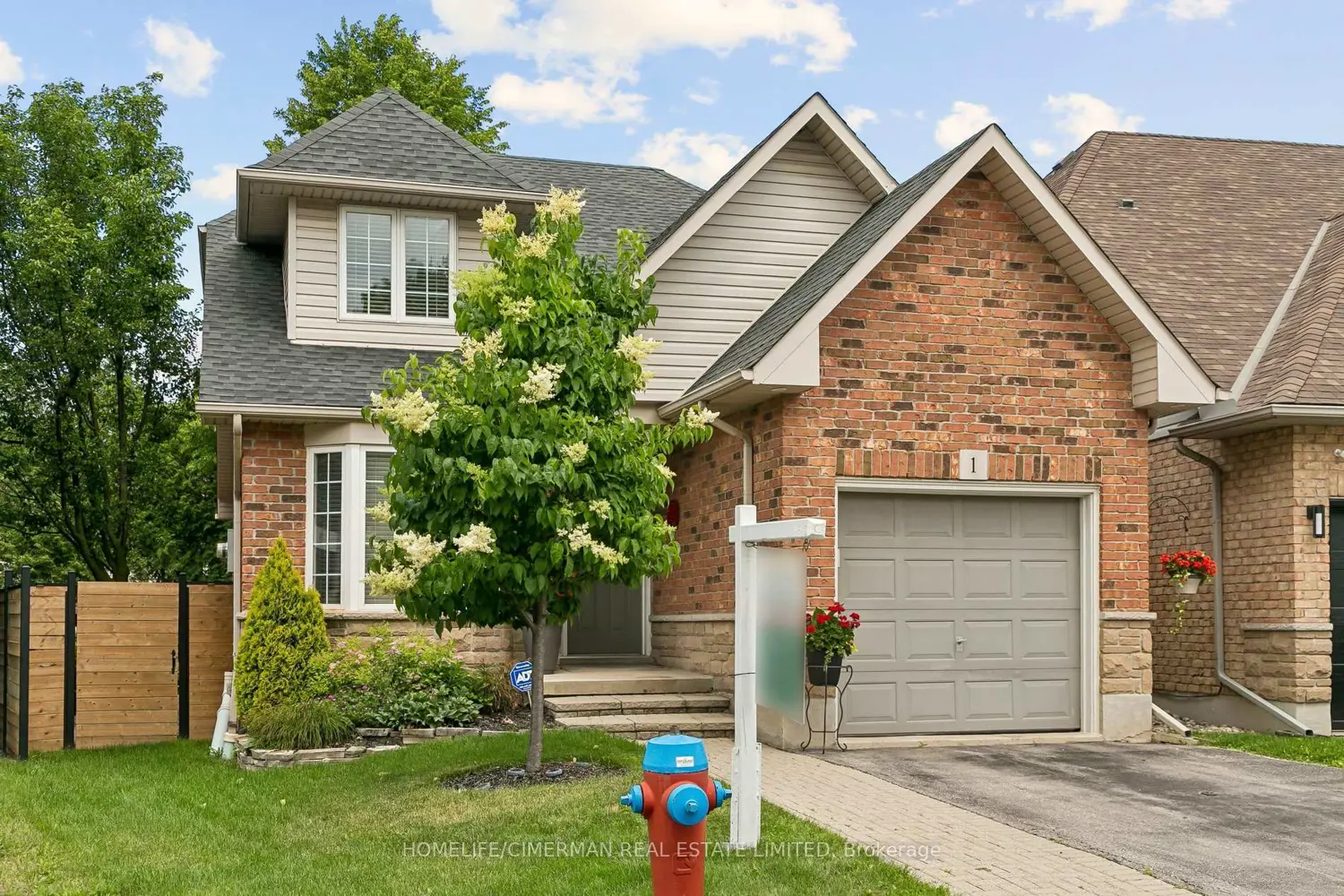 1173 Bellview Crescent 1 photo 2