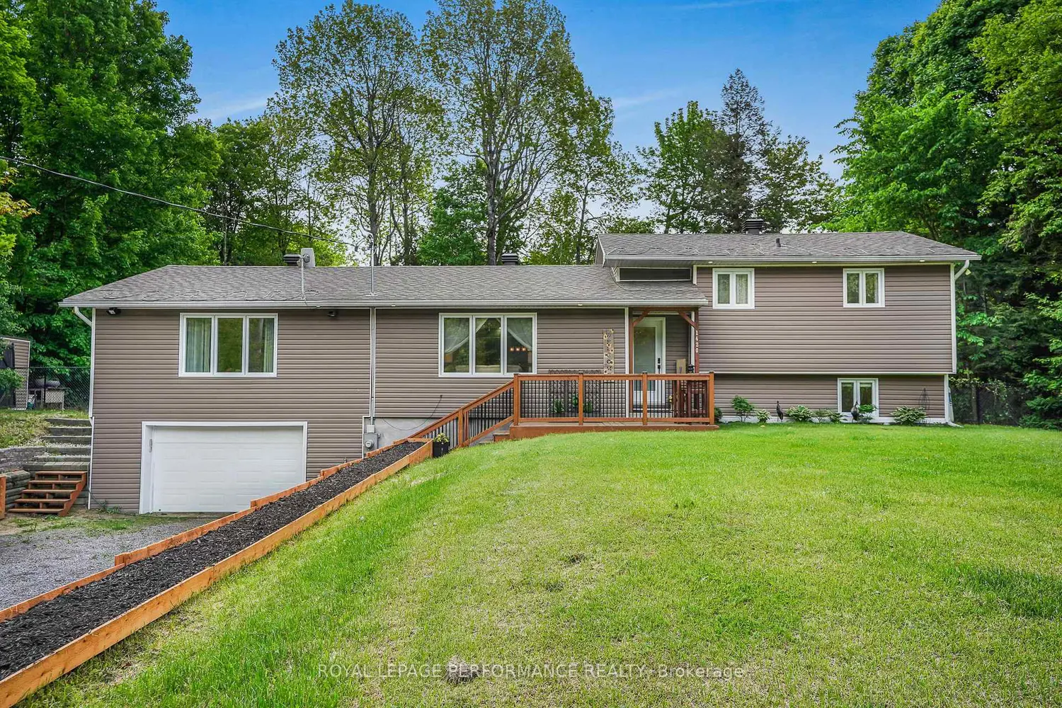 1420 Lacroix Road photo 2