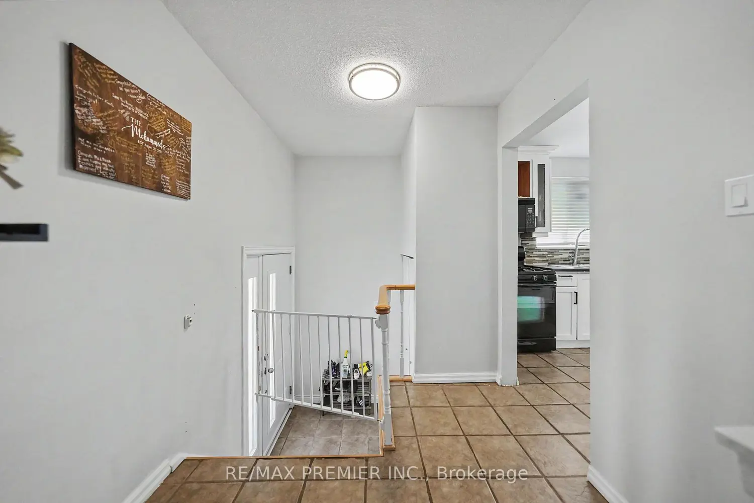 249 Britannia Avenue photo 2